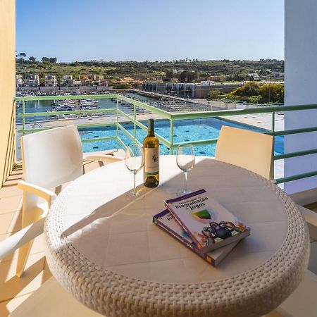 Marina Breeze Apartment With Pool - 900M From The Beach Albufeira Ngoại thất bức ảnh