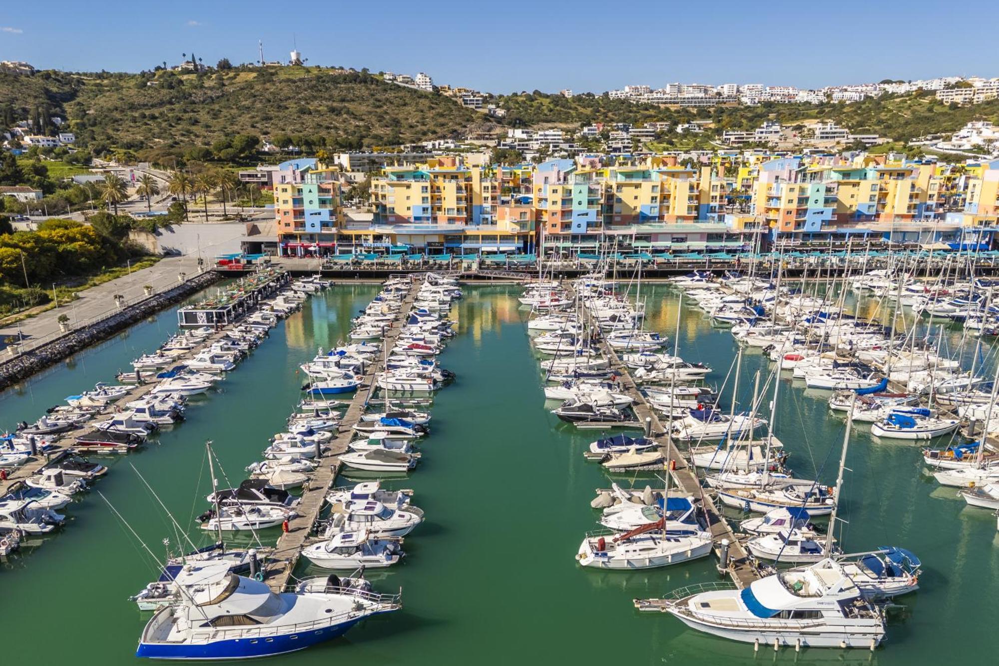 Marina Breeze Apartment With Pool - 900M From The Beach Albufeira Ngoại thất bức ảnh