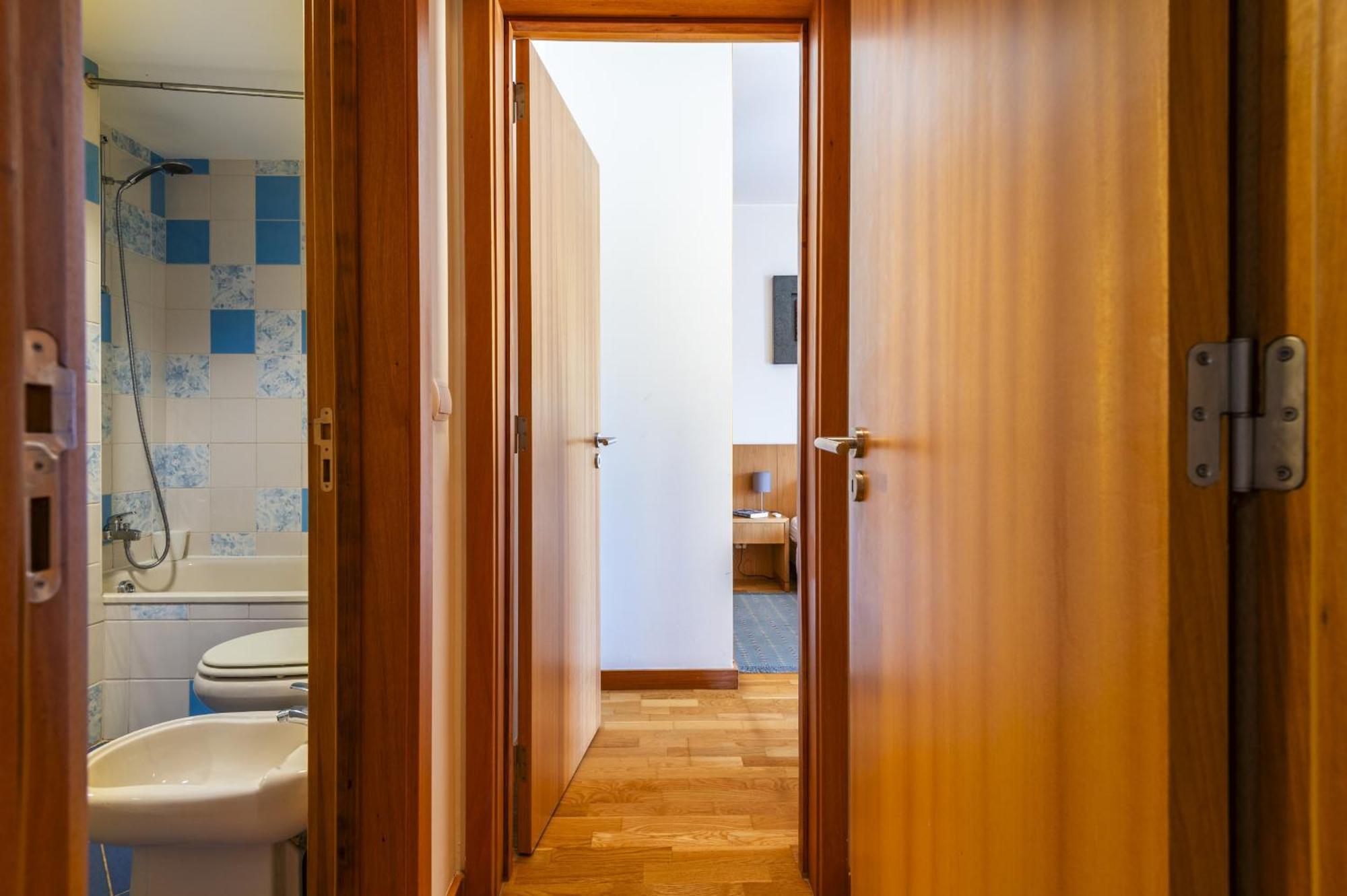 Marina Breeze Apartment With Pool - 900M From The Beach Albufeira Ngoại thất bức ảnh