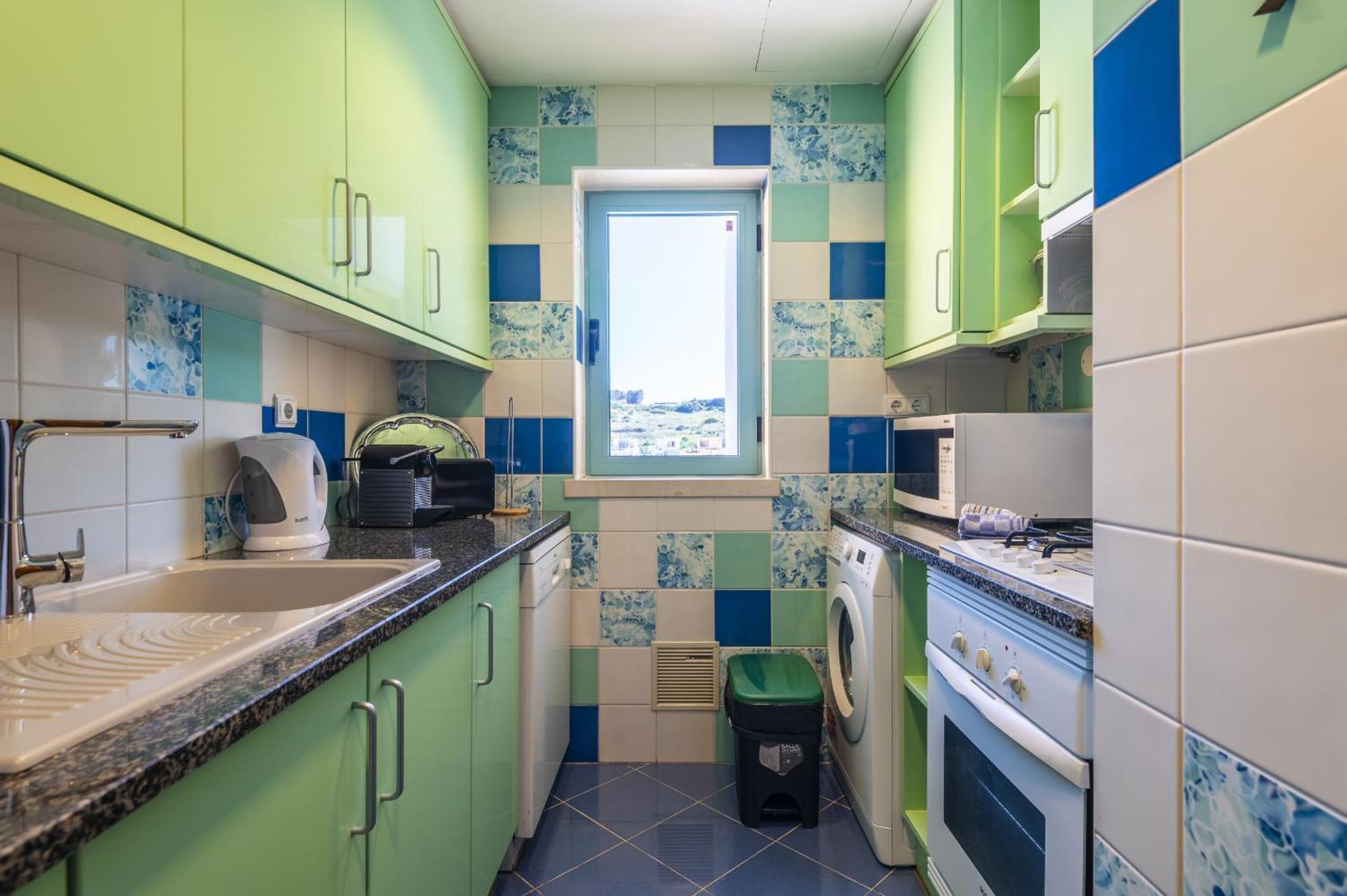 Marina Breeze Apartment With Pool - 900M From The Beach Albufeira Ngoại thất bức ảnh