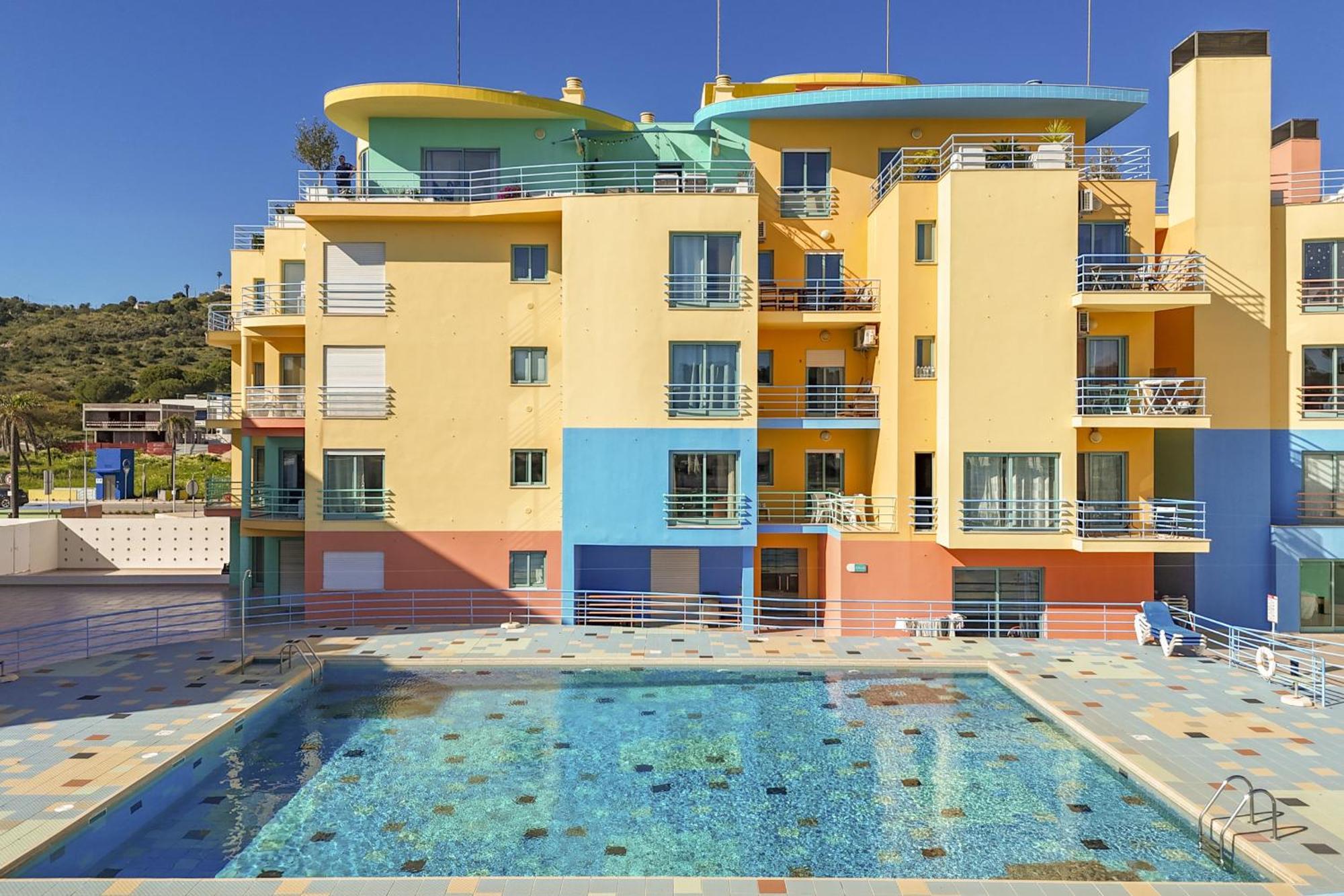 Marina Breeze Apartment With Pool - 900M From The Beach Albufeira Ngoại thất bức ảnh